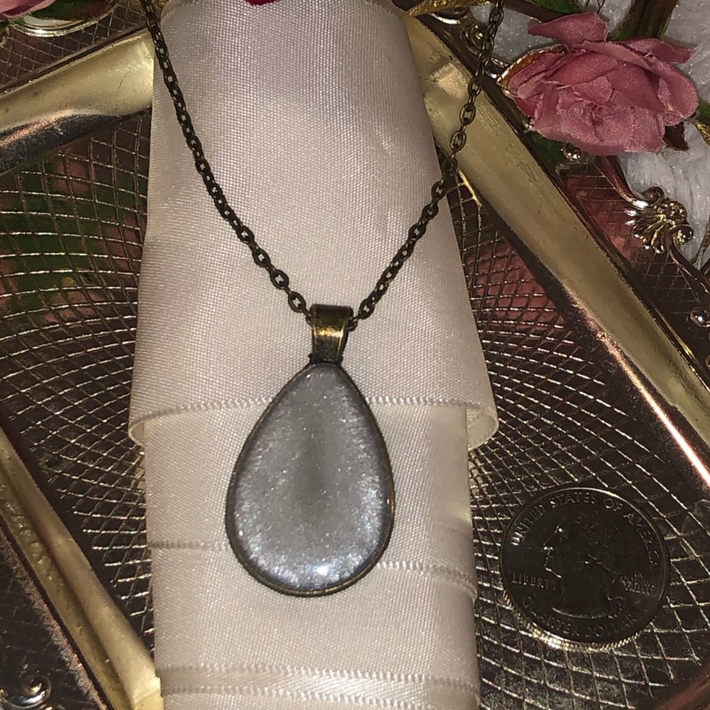 Pearly white teardrop pendant